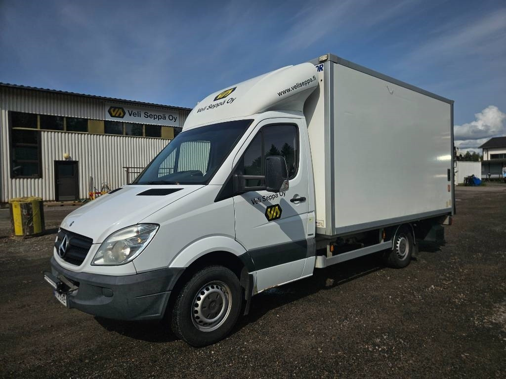 Mercedes-Benz Sprinter 316 CDI B-kortilla ajettava - Volymskåp: bild 1 Mercedes-Benz Sprinter 316 CDI B-kortilla ajettava - Volymskåp: bild 1