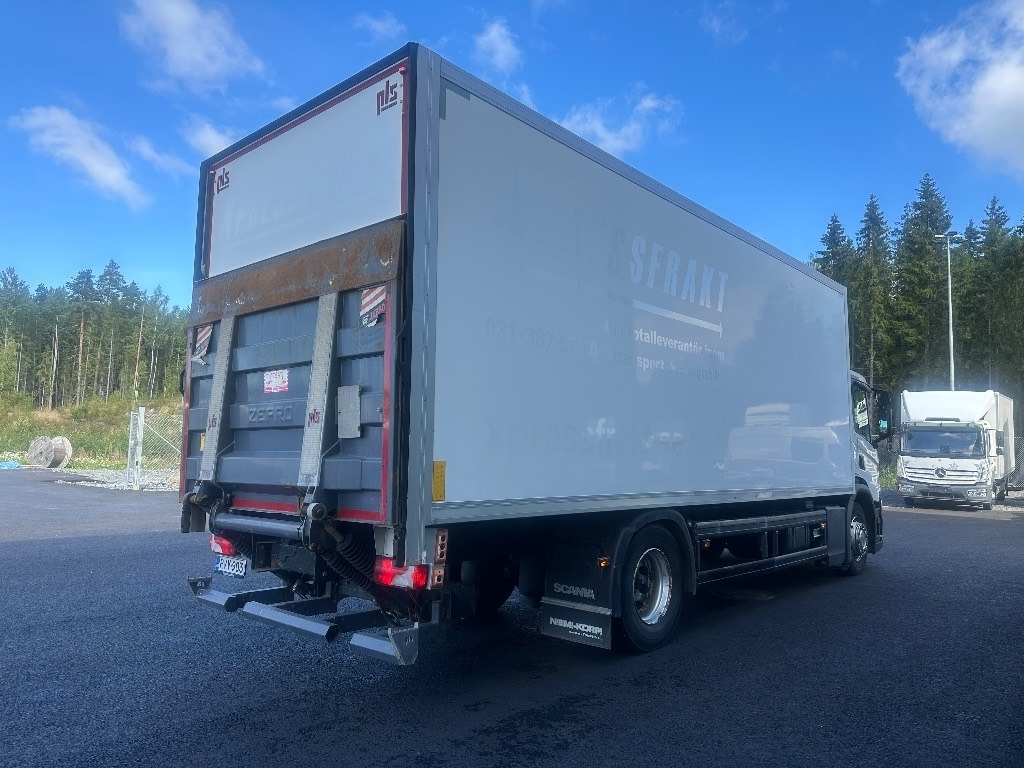 Scania P250 - Lastbil med skåp: bild 4 Scania P250 - Lastbil med skåp: bild 4