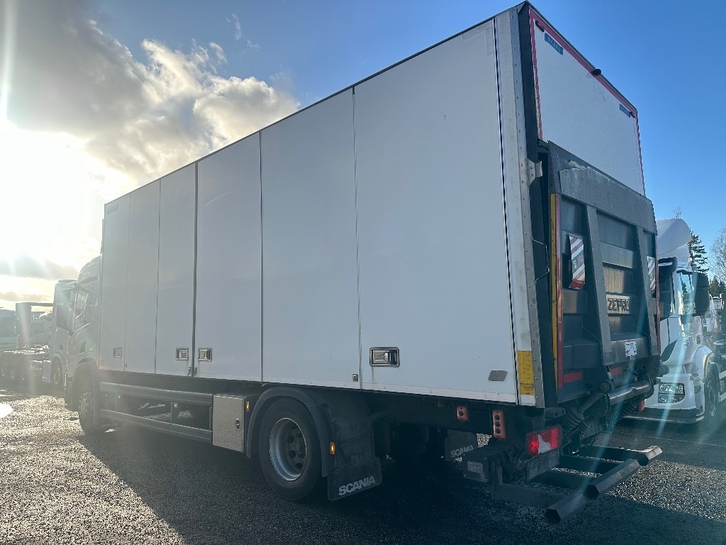 Scania P250 - Lastbil med skåp: bild 4 Scania P250 - Lastbil med skåp: bild 4