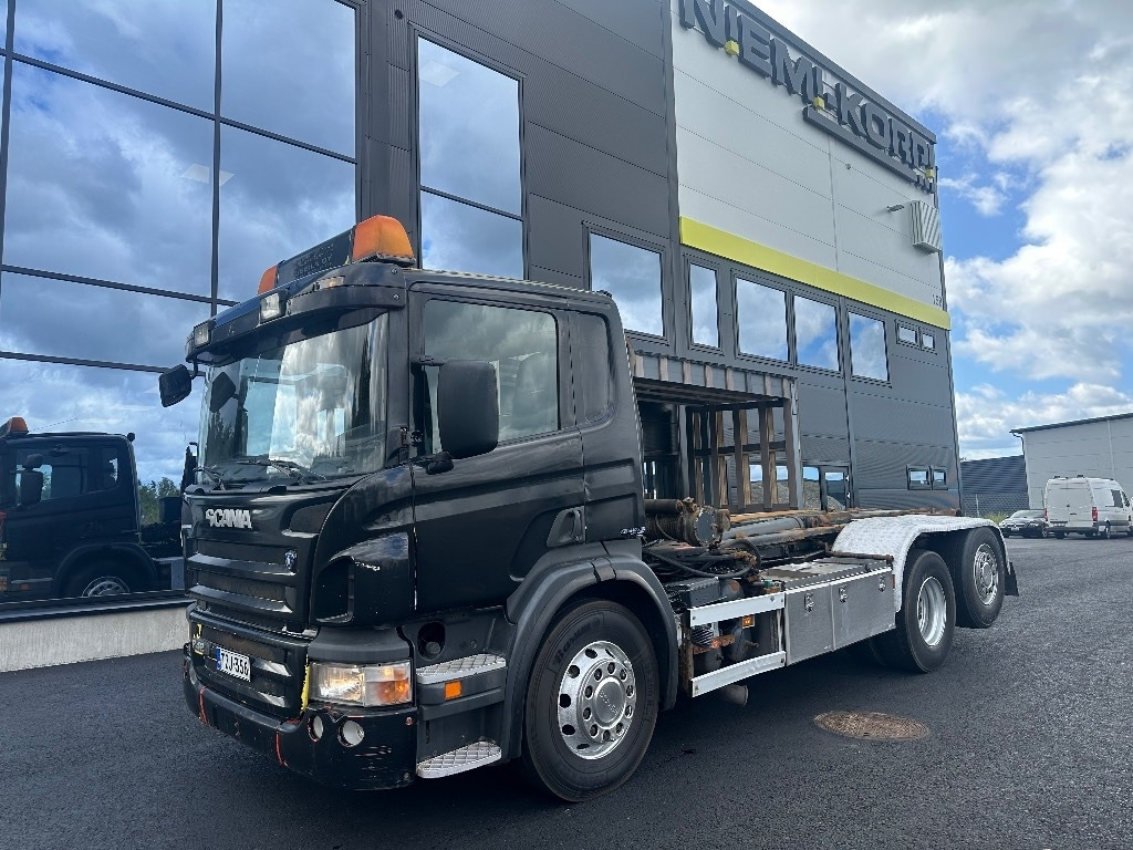 Scania P420 6x2*4 - Lastväxlare lastbil: bild 1 Scania P420 6x2*4 - Lastväxlare lastbil: bild 1