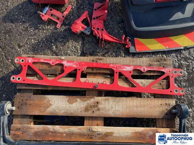 DAF front cross member – DAF 2121773 - Ram/ Chassi för Lastbil: bild 1 DAF front cross member – DAF 2121773 - Ram/ Chassi för Lastbil: bild 1