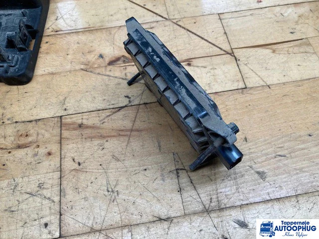 MAN Front radar sensor – MAN 81.27610-0035 - Elektriskt system för Lastbil: bild 4 MAN Front radar sensor – MAN 81.27610-0035 - Elektriskt system för Lastbil: bild 4