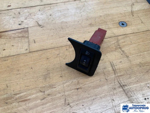 MAN Lys justerkontakt – MAN 81.25907-0333 - Elektriskt system för Lastbil: bild 1 MAN Lys justerkontakt – MAN 81.25907-0333 - Elektriskt system för Lastbil: bild 1