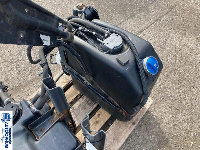 Scania adblue tank – reductant tank Scania 2919673 - AdBlue tank för Lastbil: bild 2 Scania adblue tank – reductant tank Scania 2919673 - AdBlue tank för Lastbil: bild 2