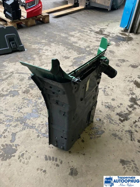 Karosseri och exteriör för Lastbil Scania forskærm P/N: 2297995 / 2599547: bild 6 Karosseri och exteriör för Lastbil Scania forskærm P/N: 2297995 / 2599547: bild 6