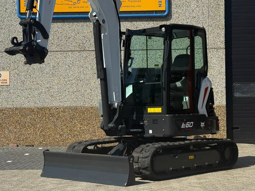 Bobcat E60 R2, 2024, 54 hours!! - Bandgrävare: bild 3 Bobcat E60 R2, 2024, 54 hours!! - Bandgrävare: bild 3