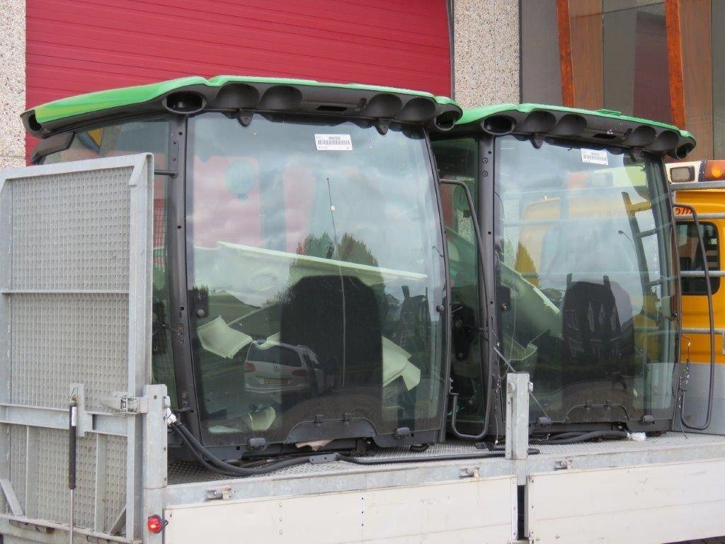 John Deere 6135R, 6145R, 6155R - Hytt för Lantbruksmaskiner: bild 3 John Deere 6135R, 6145R, 6155R - Hytt för Lantbruksmaskiner: bild 3