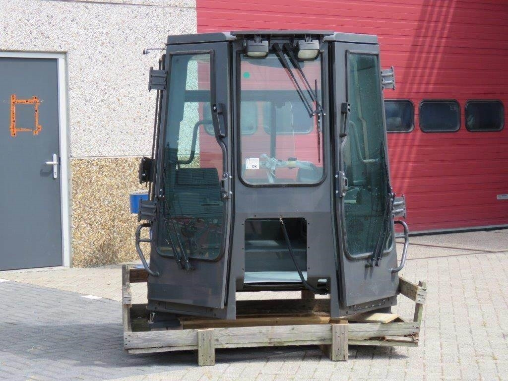 New Holland CE - Hytt för Byggmaskiner: bild 5 New Holland CE - Hytt för Byggmaskiner: bild 5