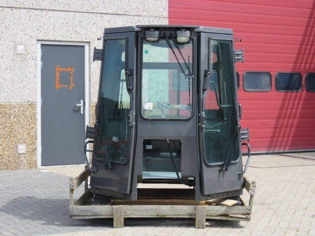 New Holland CE - Hytt för Byggmaskiner: bild 4 New Holland CE - Hytt för Byggmaskiner: bild 4