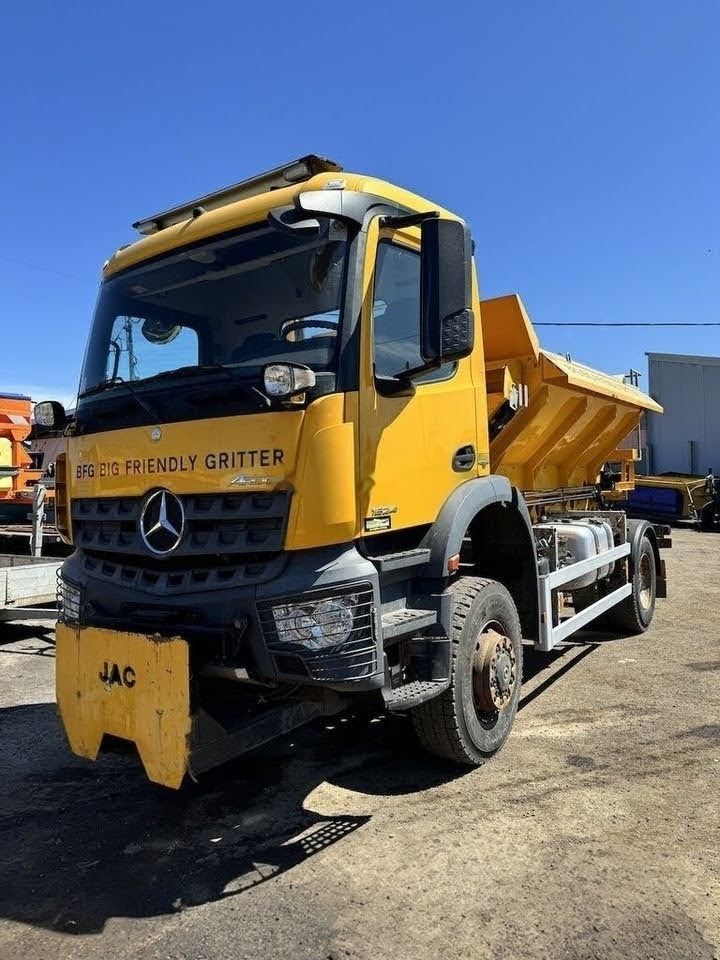 Mercedes-Benz 1824 - Utility/ Specialfordon, Lastbil: bild 1 Mercedes-Benz 1824 - Utility/ Specialfordon, Lastbil: bild 1