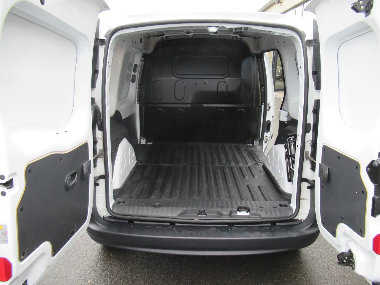 Renault Kangoo 15 DCI GRAND CONFORT CLIM 8250€+TVA/BTW - Små skåpbil: bild 5 Renault Kangoo 15 DCI GRAND CONFORT CLIM 8250€+TVA/BTW - Små skåpbil: bild 5