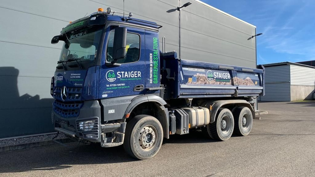 Mercedes-Benz Arocs AHK AUT Kam. KlimaA LM Massage Navi - Tippbil lastbil: bild 1 Mercedes-Benz Arocs AHK AUT Kam. KlimaA LM Massage Navi - Tippbil lastbil: bild 1