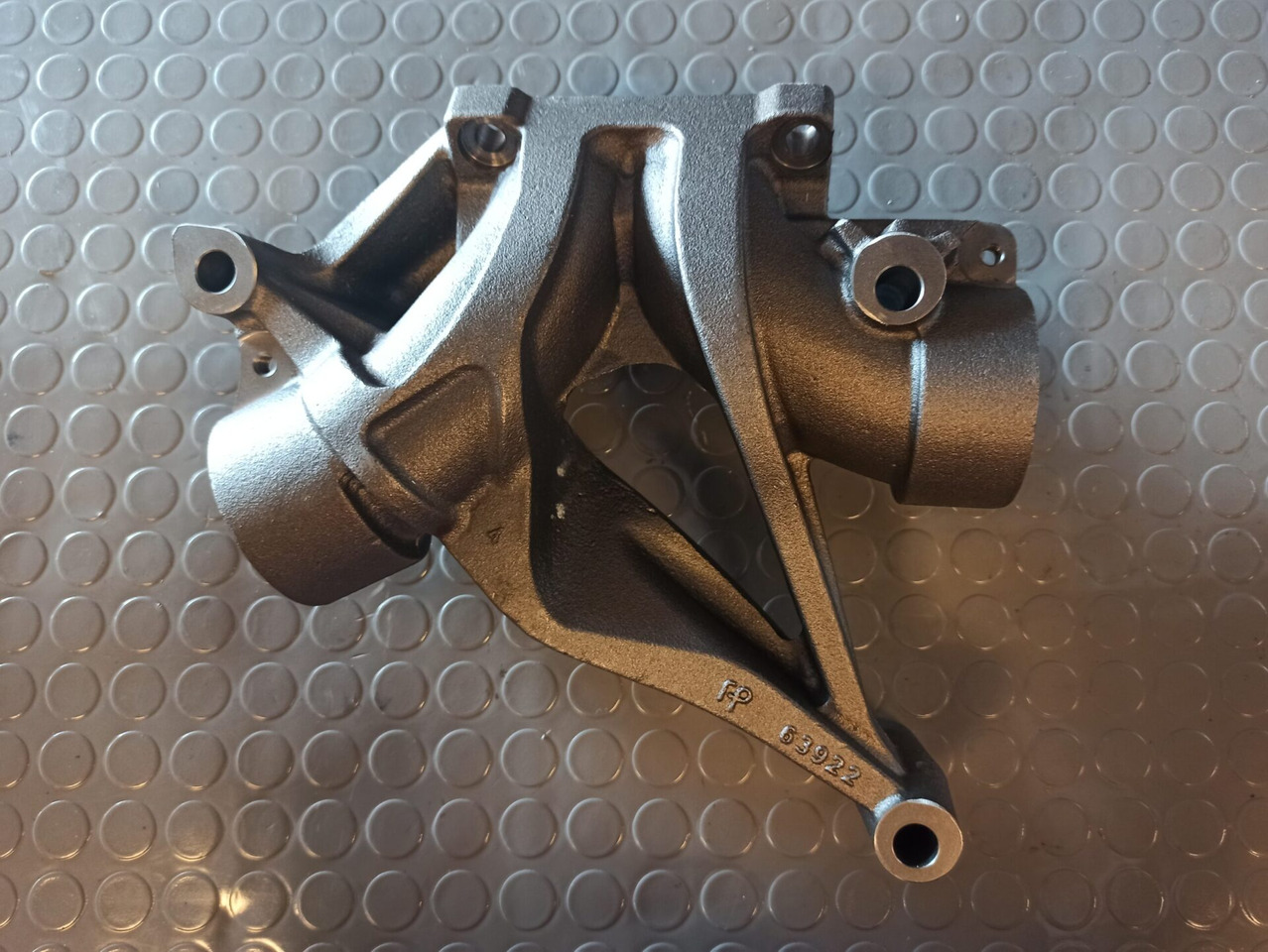 SCANIA TURBO MANIFOLD - 63922 - Turbo för Lastbil: bild 1 SCANIA TURBO MANIFOLD - 63922 - Turbo för Lastbil: bild 1