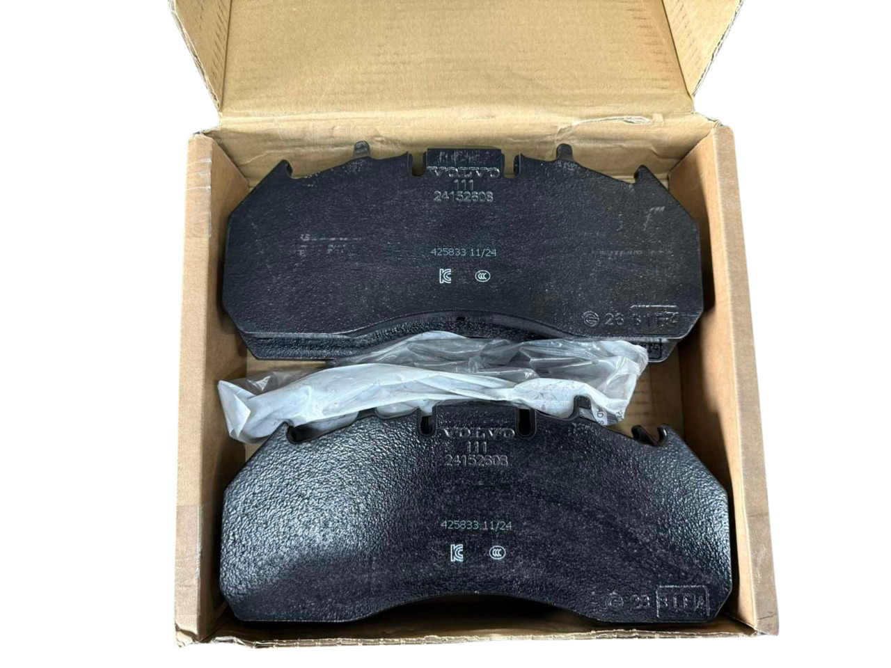 VOLVO BRAKE PADS 24204886 - Bromsbelägg för Lastbil: bild 2 VOLVO BRAKE PADS 24204886 - Bromsbelägg för Lastbil: bild 2