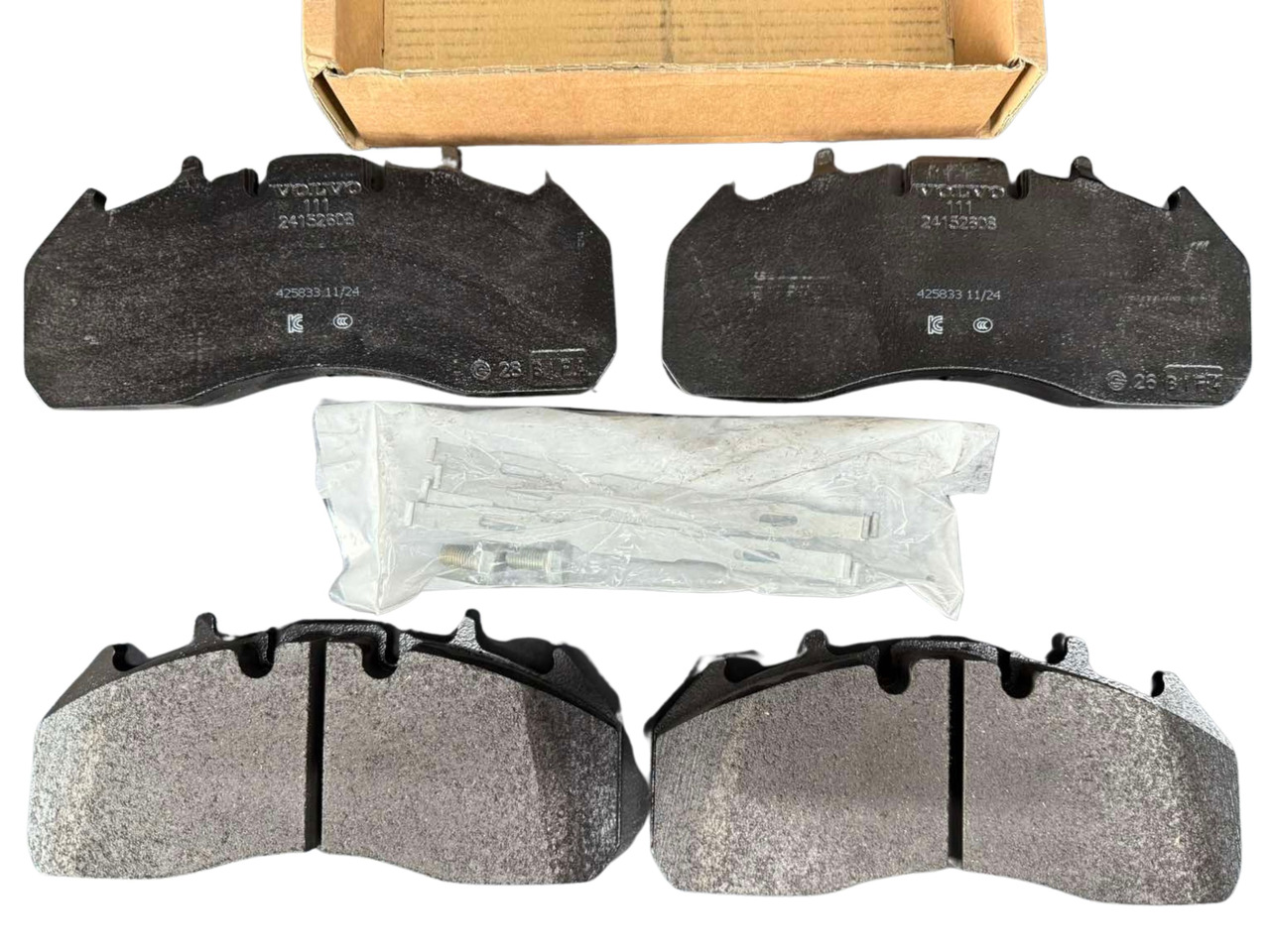 VOLVO BRAKE PADS 24204886 - Bromsbelägg för Lastbil: bild 3 VOLVO BRAKE PADS 24204886 - Bromsbelägg för Lastbil: bild 3