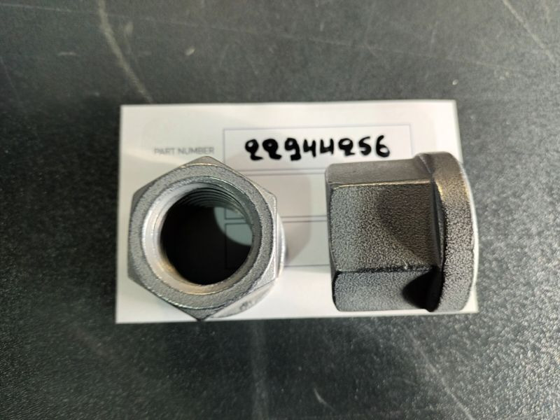 VOLVO FLANGE NUT 22944256 - Ram/ Chassi för Lastbil: bild 1 VOLVO FLANGE NUT 22944256 - Ram/ Chassi för Lastbil: bild 1