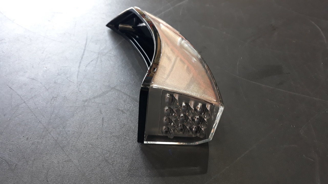 VOLVO FLASH RIGHT 23386781 - Elektriskt system för Lastbil: bild 3 VOLVO FLASH RIGHT 23386781 - Elektriskt system för Lastbil: bild 3