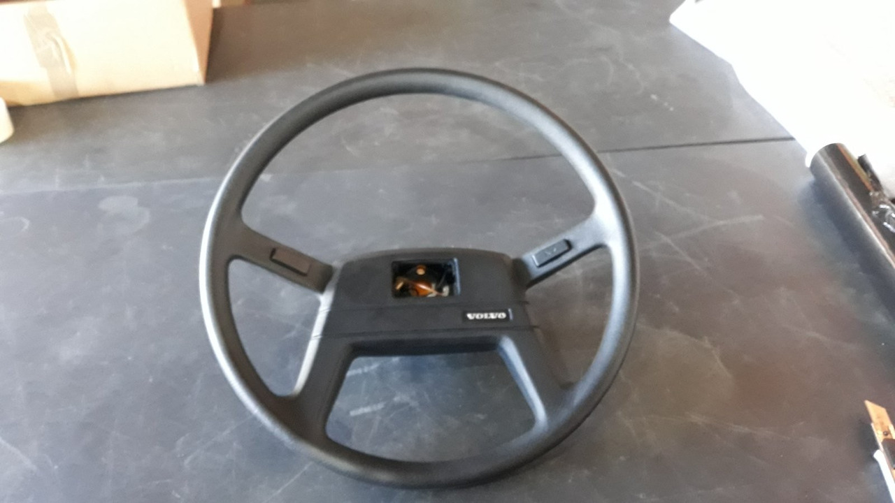 VOLVO STEERING WHEEL - 1607359 - Ratt för Lastbil: bild 1 VOLVO STEERING WHEEL - 1607359 - Ratt för Lastbil: bild 1