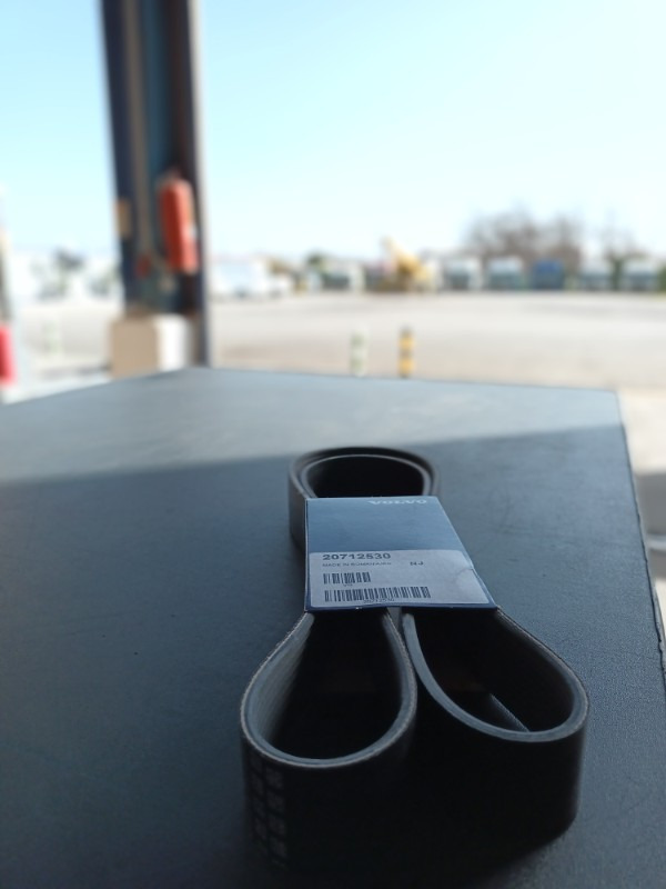 VOLVO V-RIBBED BELT 20712530 - Rem för Lastbil: bild 1 VOLVO V-RIBBED BELT 20712530 - Rem för Lastbil: bild 1