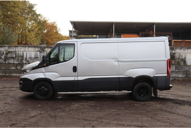 Iveco Daily 40C21 - Skåpbil: bild 2 Iveco Daily 40C21 - Skåpbil: bild 2