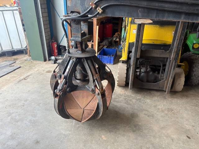 Manitou Hydraulic grapple attachment - Gripklo: bild 4 Manitou Hydraulic grapple attachment - Gripklo: bild 4