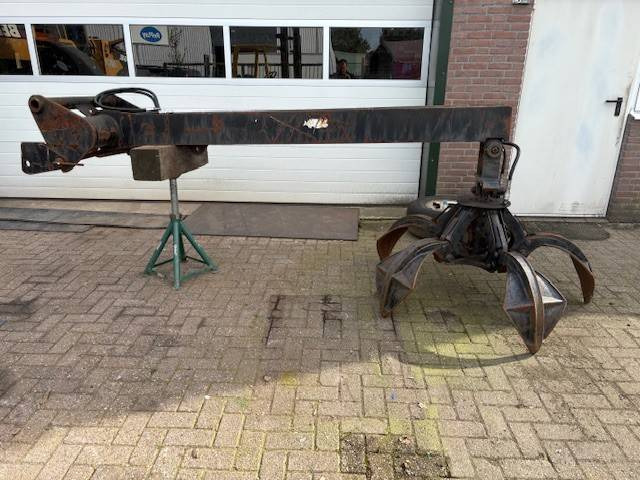 Manitou Hydraulic grapple attachment - Gripklo: bild 1 Manitou Hydraulic grapple attachment - Gripklo: bild 1
