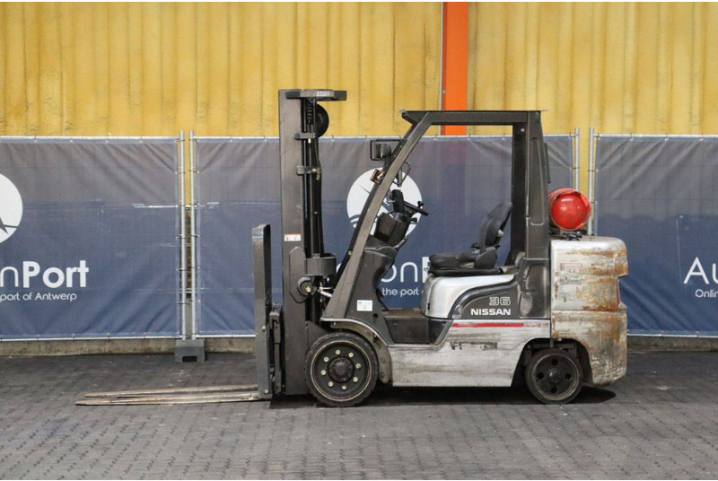 Nissan MC UG1F - Gasoltruck: bild 2 Nissan MC UG1F - Gasoltruck: bild 2