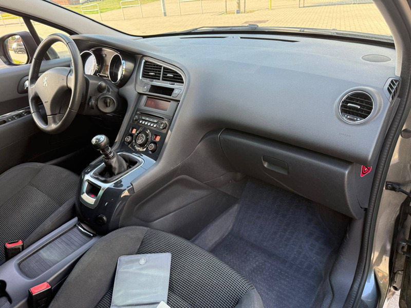 Sedan Peugeot 5008 (I - phase 2) 2.0 HDi: bild 18 Sedan Peugeot 5008 (I - phase 2) 2.0 HDi: bild 18