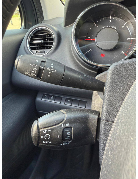 Sedan Peugeot 5008 (I - phase 2) 2.0 HDi: bild 15 Sedan Peugeot 5008 (I - phase 2) 2.0 HDi: bild 15