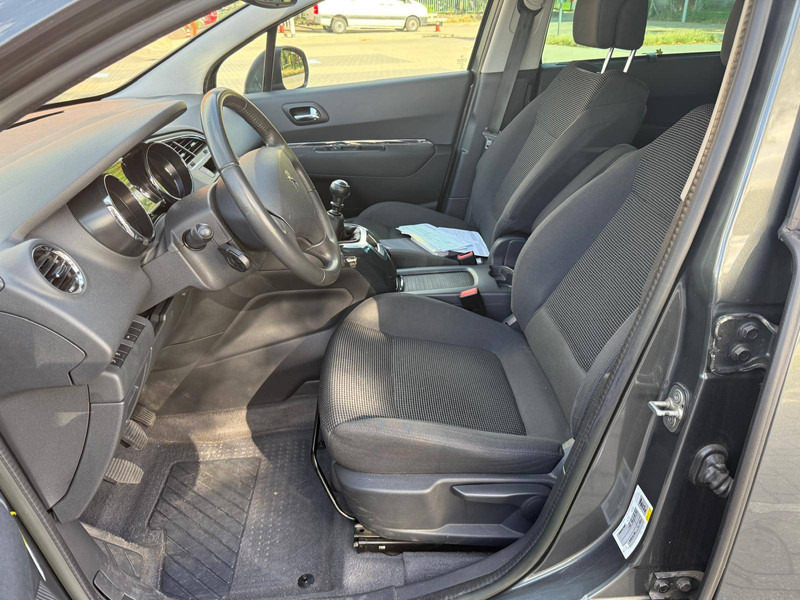 Sedan Peugeot 5008 (I - phase 2) 2.0 HDi: bild 12 Sedan Peugeot 5008 (I - phase 2) 2.0 HDi: bild 12