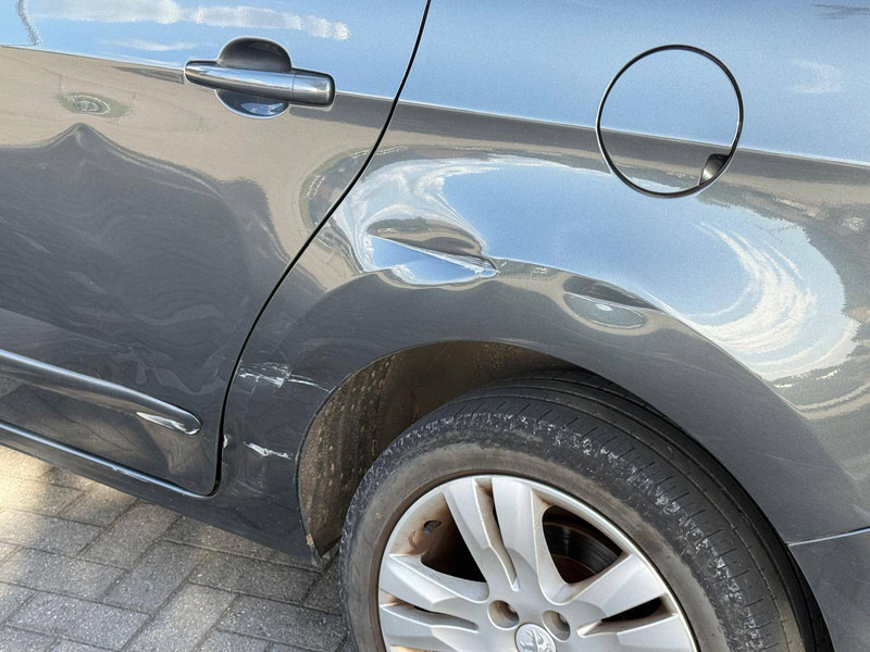 Sedan Peugeot 5008 (I - phase 2) 2.0 HDi: bild 7 Sedan Peugeot 5008 (I - phase 2) 2.0 HDi: bild 7