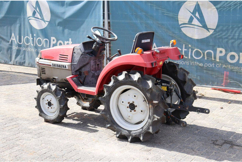 Shibaura STIGER 65F - Traktor: bild 3 Shibaura STIGER 65F - Traktor: bild 3