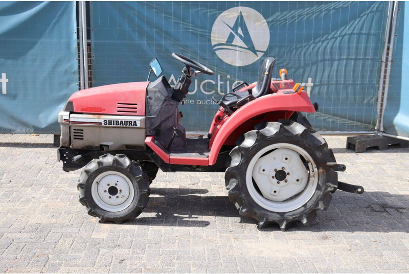 Shibaura STIGER 65F - Traktor: bild 2 Shibaura STIGER 65F - Traktor: bild 2