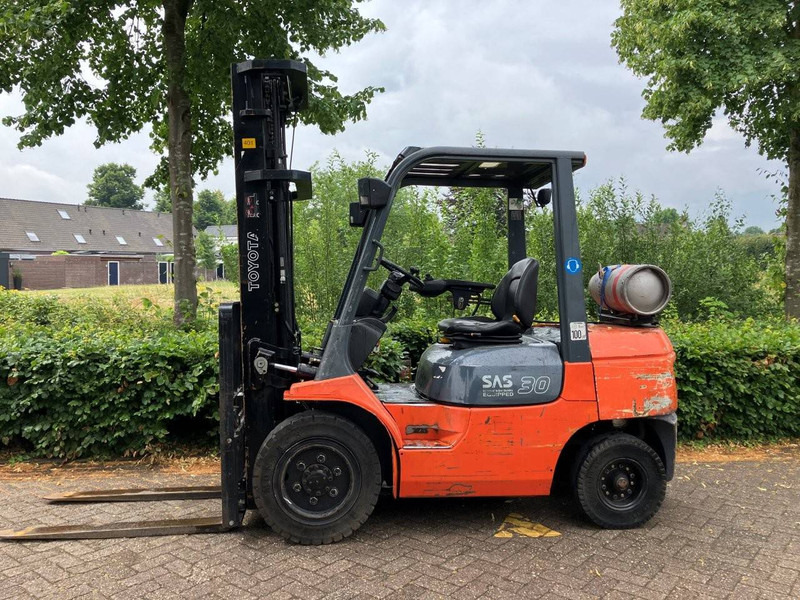 Toyota 02-7FGF30 - Gasoltruck: bild 2 Toyota 02-7FGF30 - Gasoltruck: bild 2