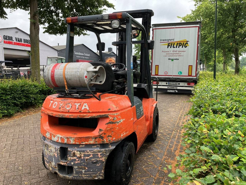 Toyota 02-7FGF30 - Gasoltruck: bild 5 Toyota 02-7FGF30 - Gasoltruck: bild 5