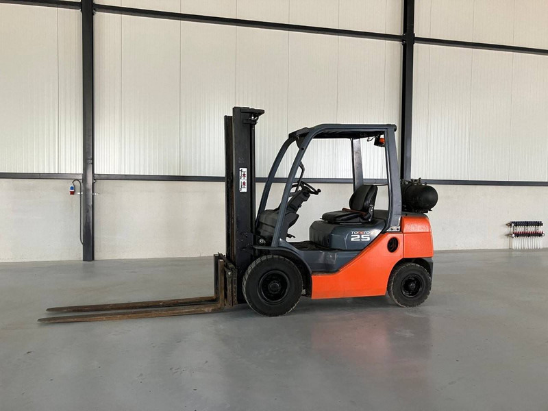 Toyota 02-8FGF25 - Gasoltruck: bild 1 Toyota 02-8FGF25 - Gasoltruck: bild 1