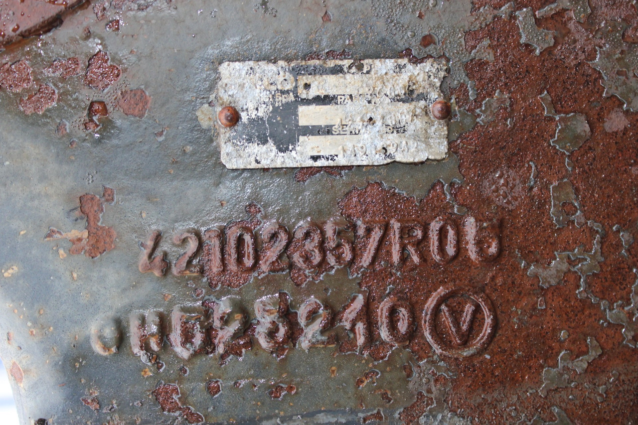 AXA SPATE INTERAXIALA IVECO TRAKKER 8X4 42102357 - Bakaxel för Lastbil: bild 2 AXA SPATE INTERAXIALA IVECO TRAKKER 8X4 42102357 - Bakaxel för Lastbil: bild 2