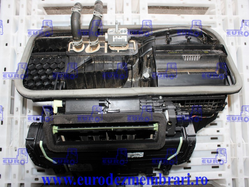 CARCASA SISTEM CLIMATIZARE MERCEDES ACTROS MP4 A9608305560 - A/C reservdel för Lastbil: bild 1 CARCASA SISTEM CLIMATIZARE MERCEDES ACTROS MP4 A9608305560 - A/C reservdel för Lastbil: bild 1