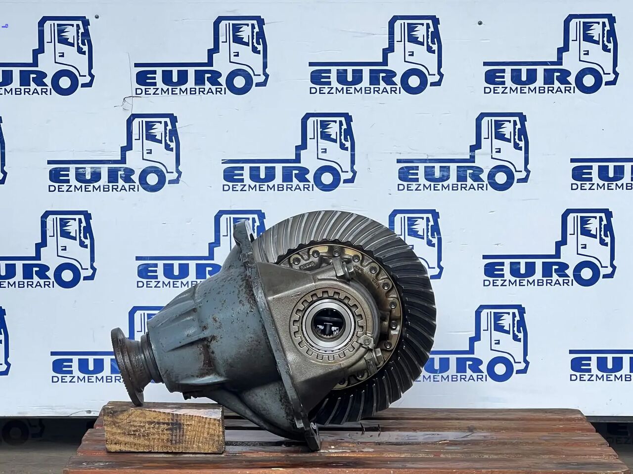 DIFERENTIAL MERCEDES HL8 R=41:8 R=5.125 - Differential för Lastbil: bild 1 DIFERENTIAL MERCEDES HL8 R=41:8 R=5.125 - Differential för Lastbil: bild 1