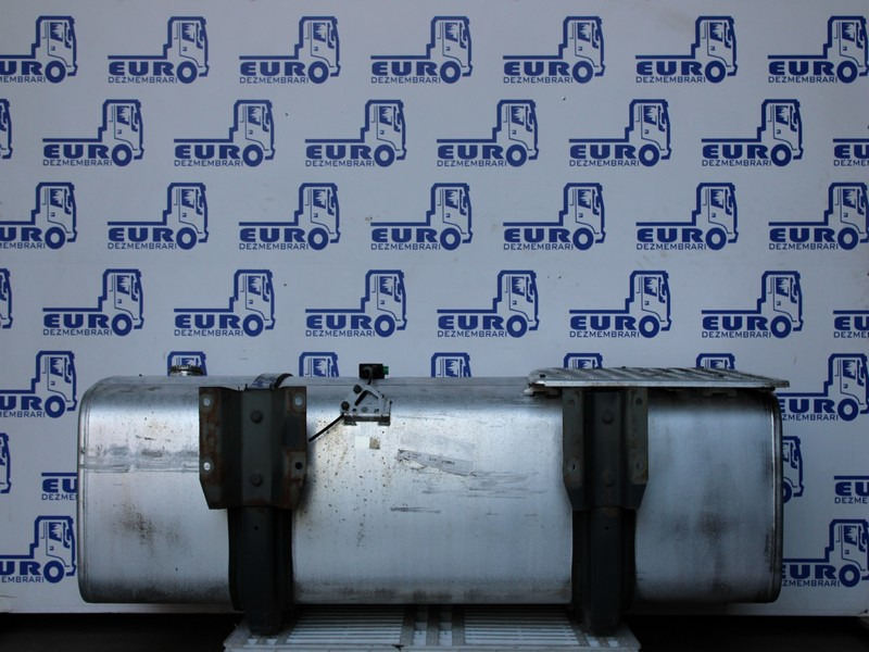 REZERVOR COMBUSTIBIL DAF XF106 690l L=198 CM l=68 CM H=63 CM 1945569 - Bränsletank för Lastbil: bild 2 REZERVOR COMBUSTIBIL DAF XF106 690l L=198 CM l=68 CM H=63 CM 1945569 - Bränsletank för Lastbil: bild 2