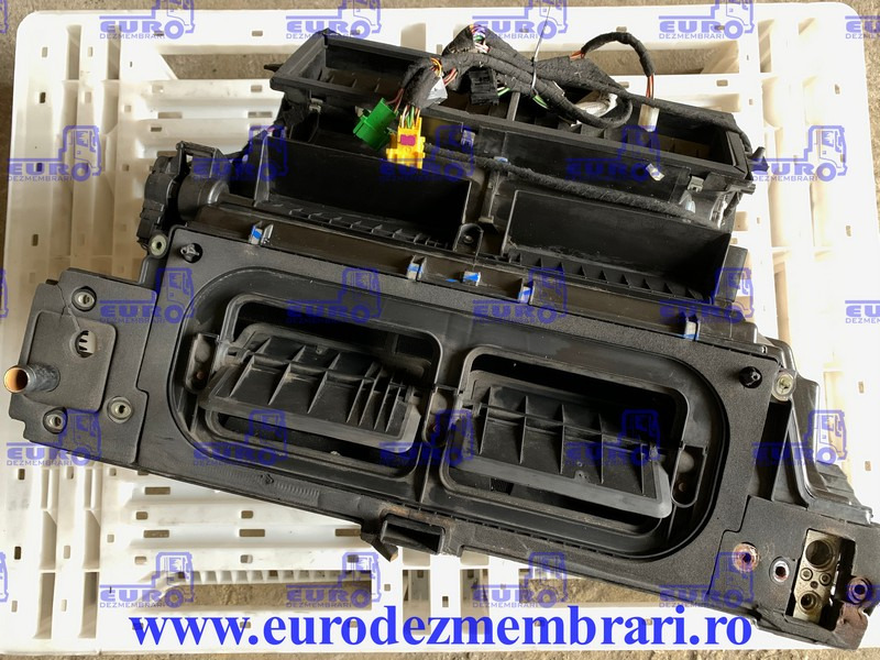 SISTEM CLIMATIZARE IVECO STRALIS 5E9920200 - Hytt och interiör för Lastbil: bild 1 SISTEM CLIMATIZARE IVECO STRALIS 5E9920200 - Hytt och interiör för Lastbil: bild 1