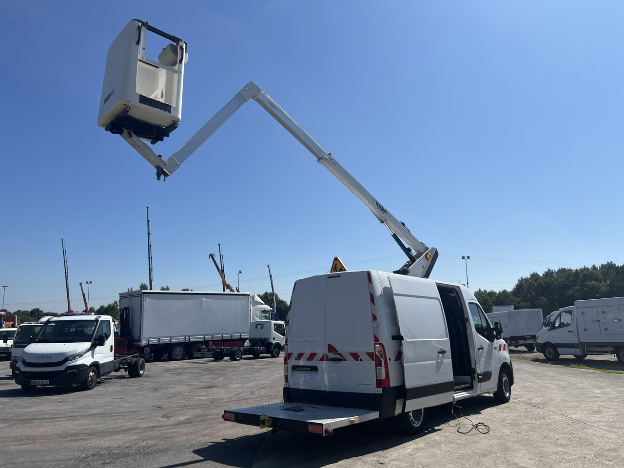 FURGON CON CESTA RENAULT MASTER - Billift: bild 4 FURGON CON CESTA RENAULT MASTER - Billift: bild 4