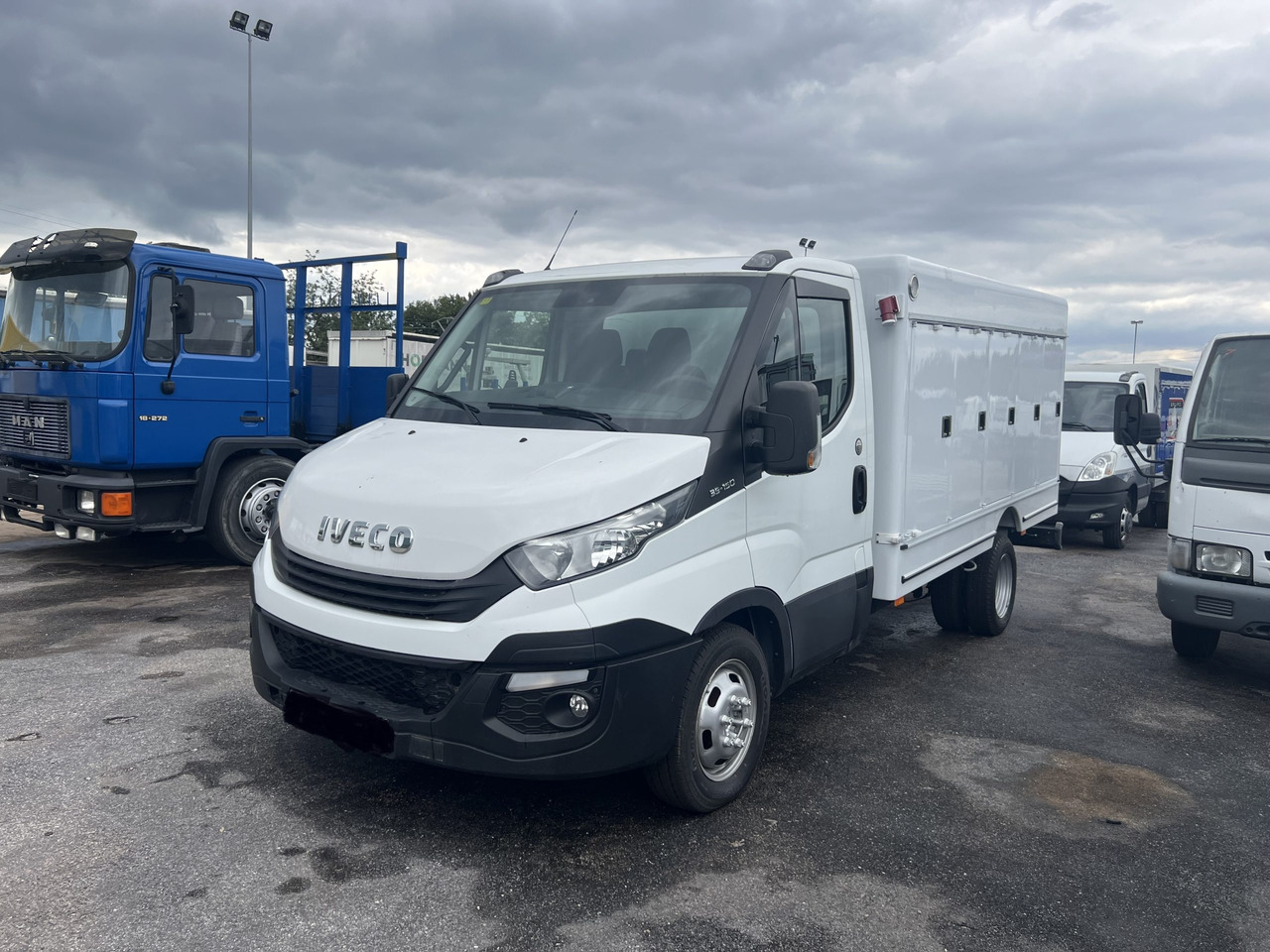 FUROGON  HELADERO CON PLACAS MERCEDES Y IVECO - Kylbil: bild 1 FUROGON  HELADERO CON PLACAS MERCEDES Y IVECO - Kylbil: bild 1