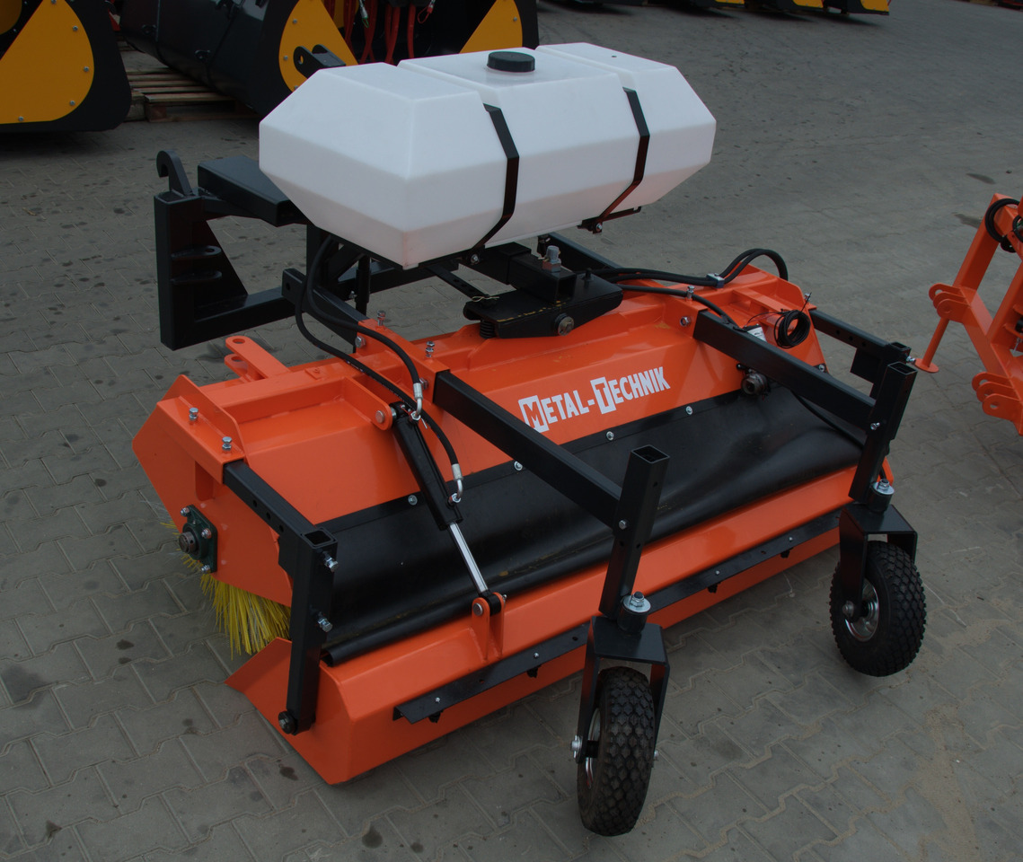Metal-Technik Zamiatarka 1400 mm / Kehrmaschine 1400 mm/Sweeper 1400 mm/ Подметальная машина 1400 мм - Sopaggregat: bild 2 Metal-Technik Zamiatarka 1400 mm / Kehrmaschine 1400 mm/Sweeper 1400 mm/ Подметальная машина 1400 мм - Sopaggregat: bild 2