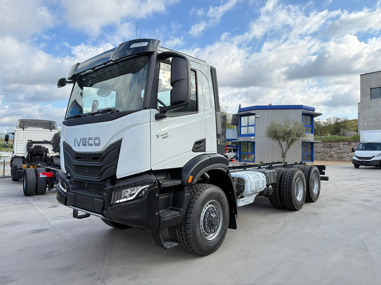 IVECO AD300X46Z OFF X-Way HI-TRACTION E6 (Chassis) - Chassi lastbil: bild 1 IVECO AD300X46Z OFF X-Way HI-TRACTION E6 (Chassis) - Chassi lastbil: bild 1