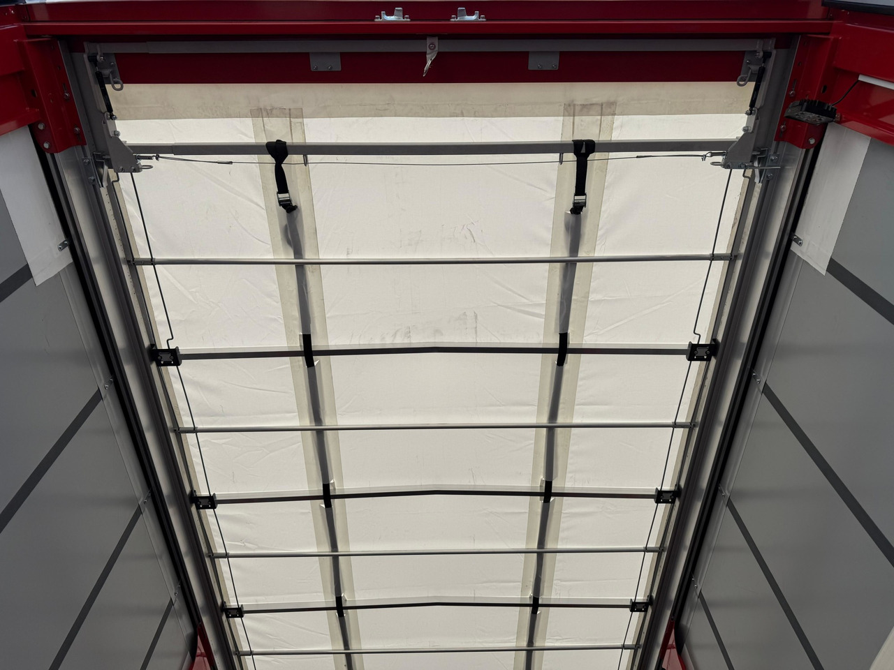 Kapellbil SCANIA R450 E6 (Tauliner): bild 10 Kapellbil SCANIA R450 E6 (Tauliner): bild 10