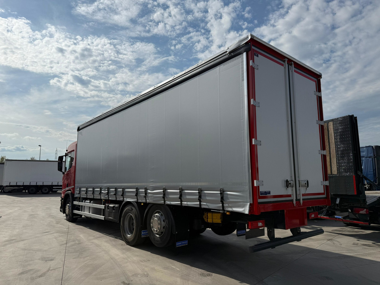 SCANIA R450 E6 (Tauliner) - Kapellbil: bild 4 SCANIA R450 E6 (Tauliner) - Kapellbil: bild 4