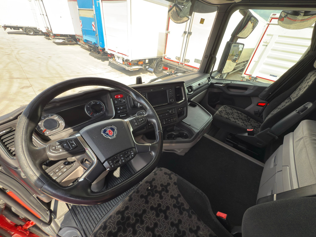 SCANIA R450 E6 (Tauliner) - Kapellbil: bild 5 SCANIA R450 E6 (Tauliner) - Kapellbil: bild 5