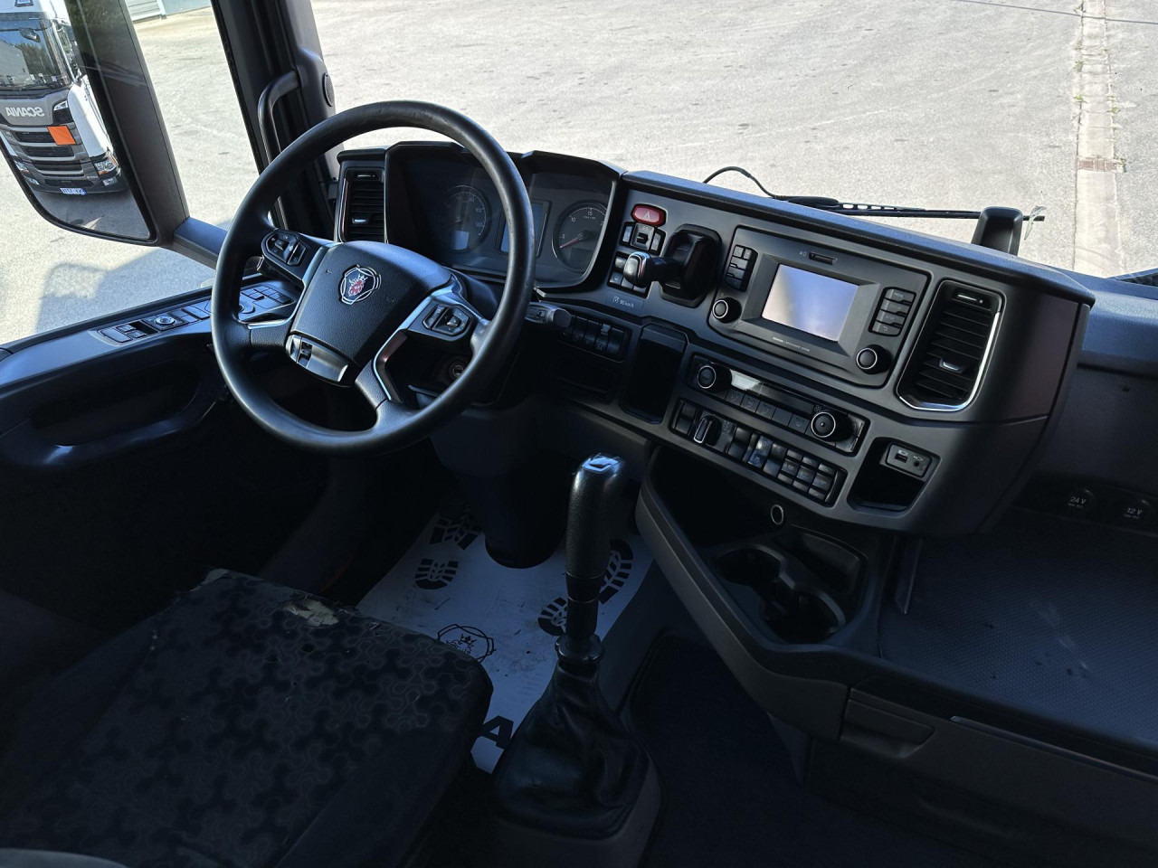 SCANIA R 450 B6x4HZ - Chassi lastbil: bild 2 SCANIA R 450 B6x4HZ - Chassi lastbil: bild 2