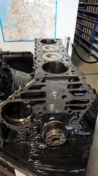 Isuzu - Motor för Byggmaskiner: bild 1 Isuzu - Motor för Byggmaskiner: bild 1